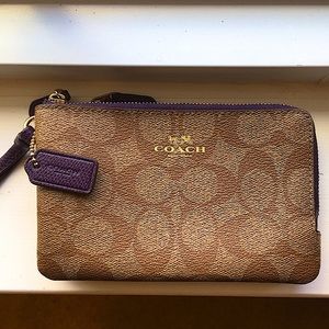 Coach 🍇Double Corner Zip Wristlet